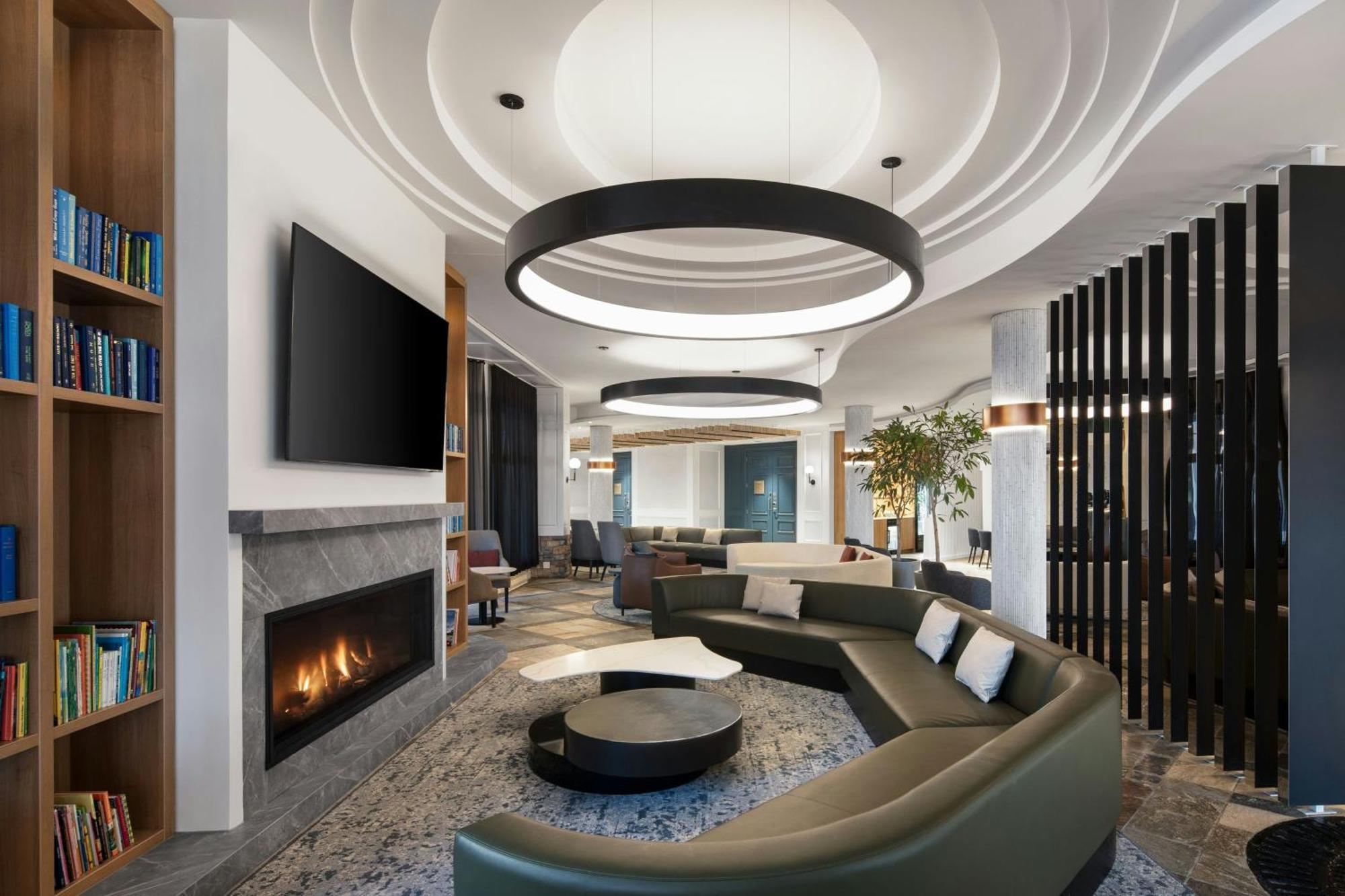 Le Westin Tremblant Hotel Монт-Тремблант Екстериор снимка